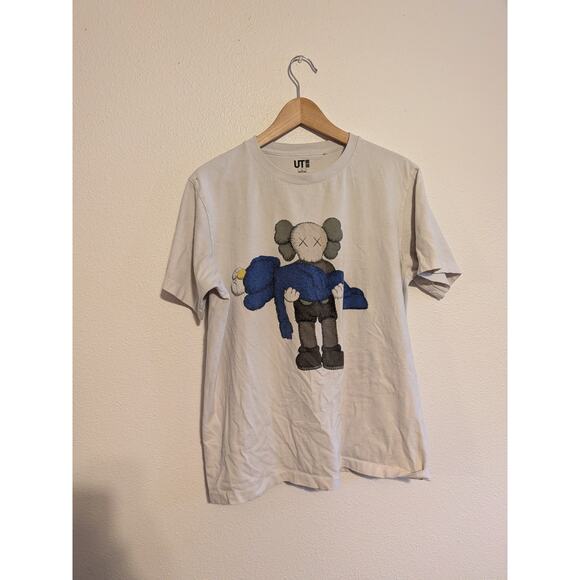 KAWS x UNIQLO UT Short Sleeve Shirt Gone Tee T-Shirt Men’s size L 100% cotton - Picture 1 of 6